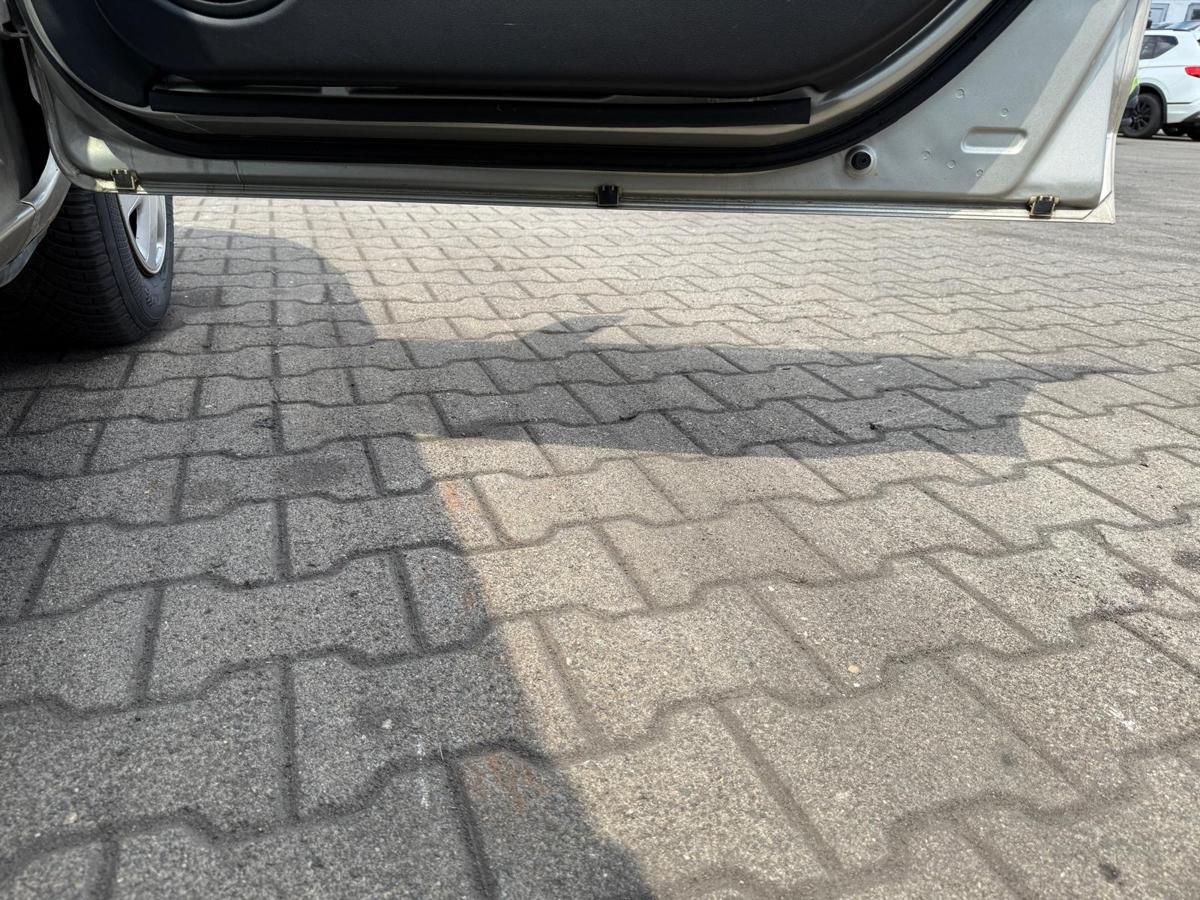 Mazda 3 BK original Tür vorn rechts 24E Sparkling Silver Fließheck Rohbau BJ05